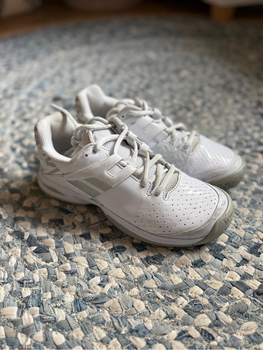 Babolat Youth court tennis shoes size 5.5